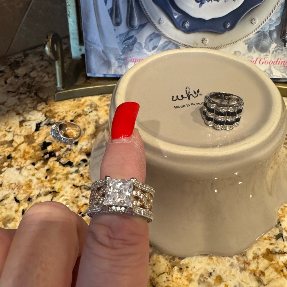 Elegant Silver Rings Set - Picture 3 of 4